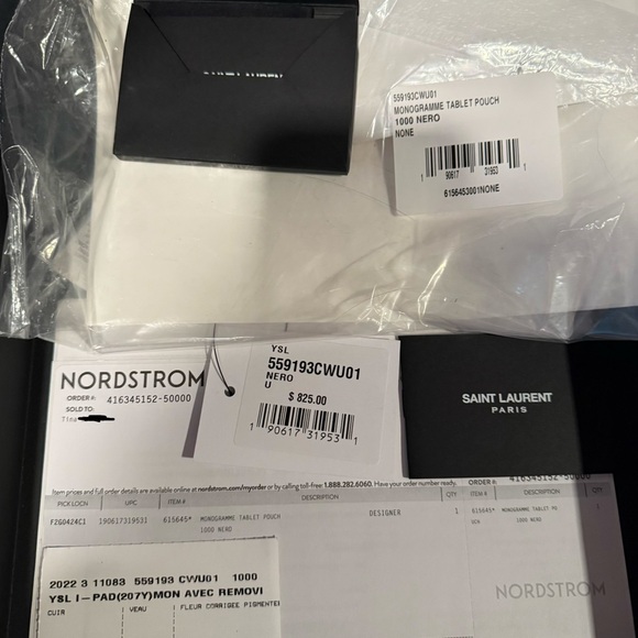 Saint Laurent Monogramme Matelassé tablet pouch - Picture 14 of 17